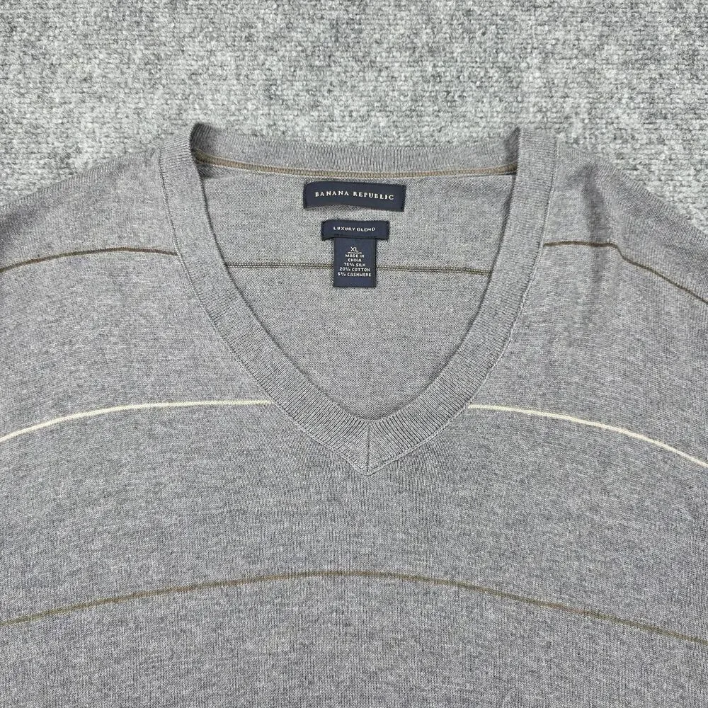 Banana Republic Sweater Mens XL Gray Stripe V Neck Silk Cashmere Knit Pullover
